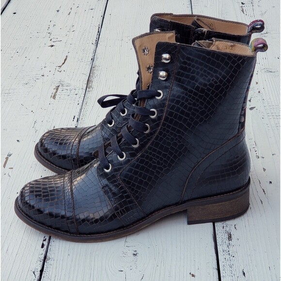 Unity in Diversity Combat Boots Made in Portugal Womens Size EU 40 / US 9 NEW - Picture 2 of 6